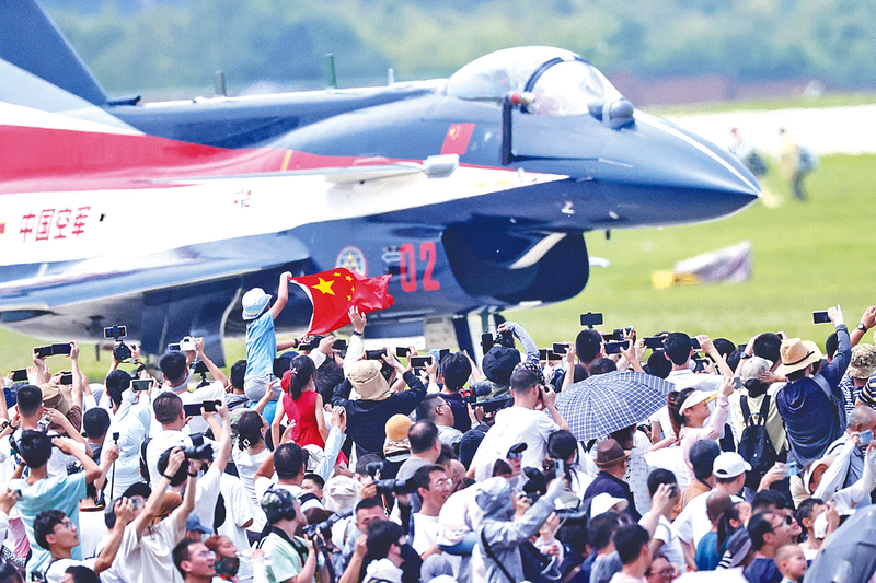 男人日女人逼高清视频冖长春航空展迎来首个公众日